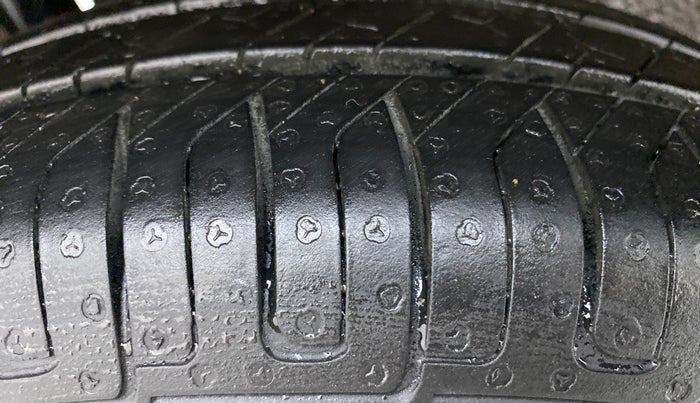 2017 Maruti Wagon R 1.0 LXI CNG, CNG, Manual, 66,924 km, Right Rear Tyre Tread