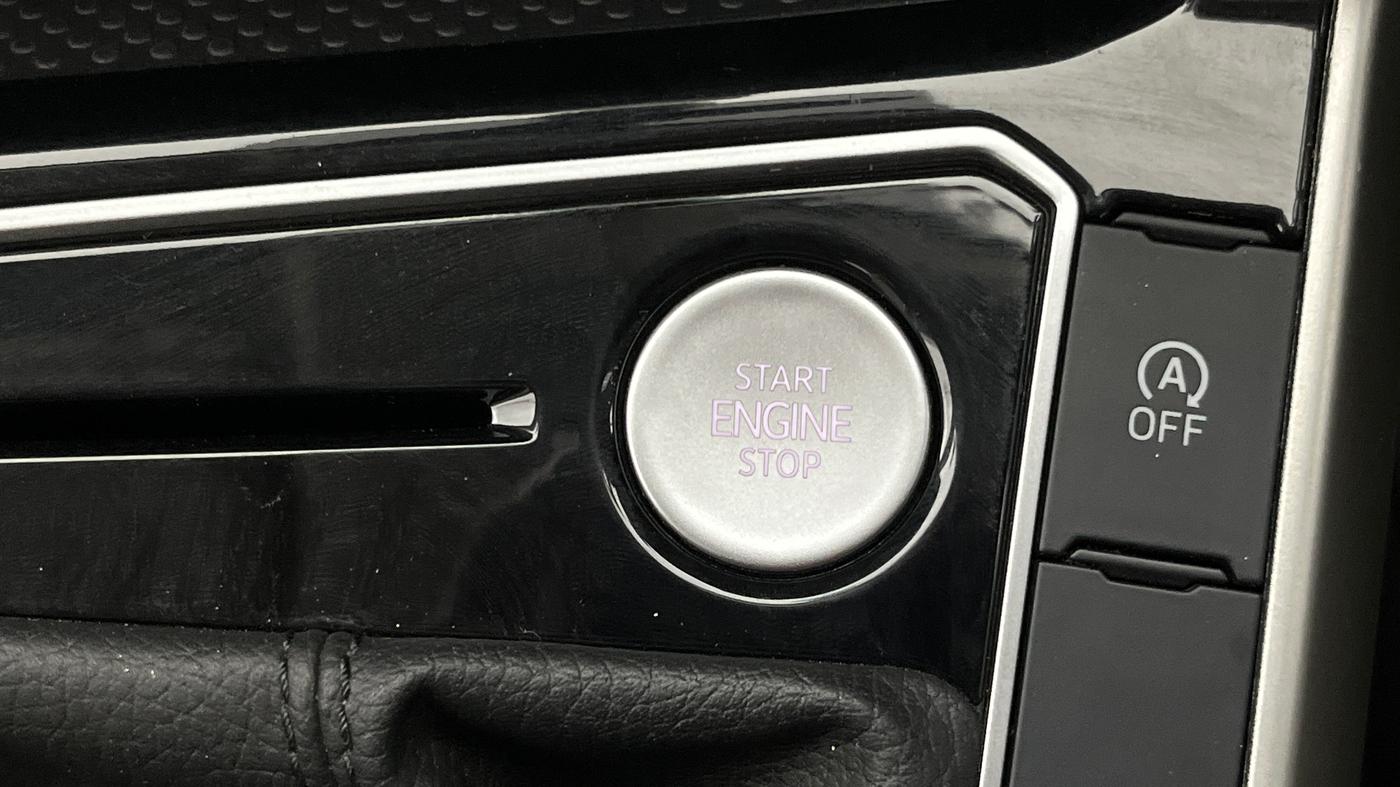 2023 Volkswagen VIRTUS TOPLINE TSI 1.0 MT, Petrol, Manual, 30,202 km, Keyless Start/ Stop Button