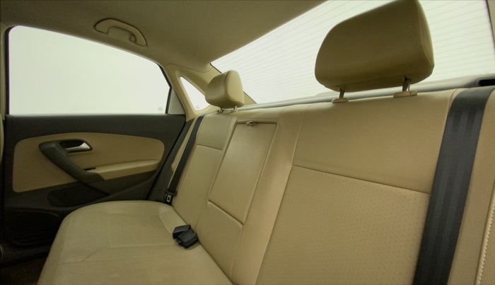 2015 Volkswagen Vento HIGHLINE 1.6 MPI, Petrol, Manual, 99,284 km, Right Side Rear Door Cabin