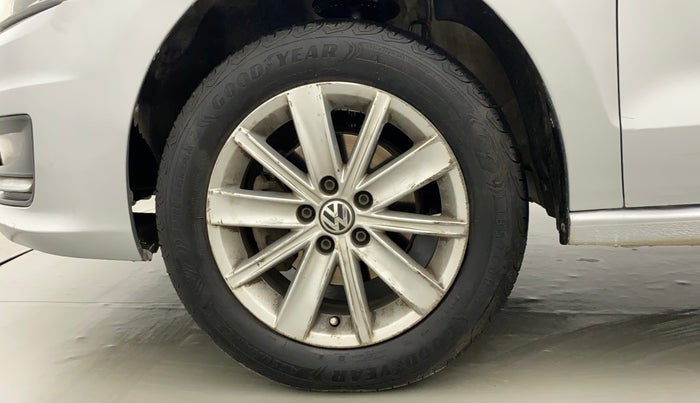 2015 Volkswagen Vento HIGHLINE 1.6 MPI, Petrol, Manual, 99,284 km, Left Front Wheel