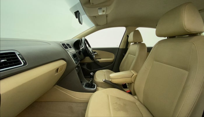 2015 Volkswagen Vento HIGHLINE 1.6 MPI, Petrol, Manual, 99,284 km, Right Side Front Door Cabin