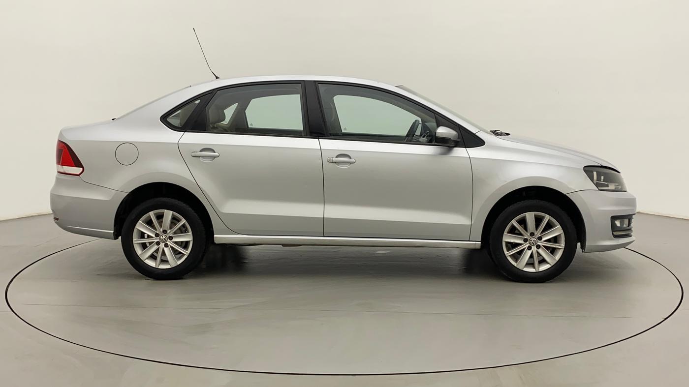 2015 Volkswagen Vento HIGHLINE 1.6 MPI, Petrol, Manual, 99,284 km, Right Side View