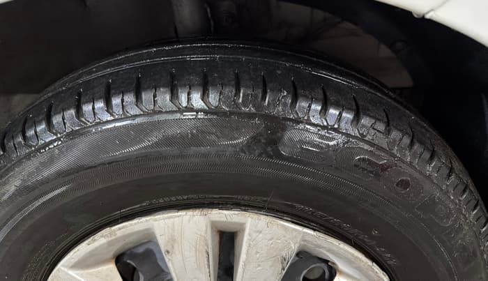 2017 Maruti Dzire VXI, Petrol, Manual, 31,746 km, Right Front Tyre Tread