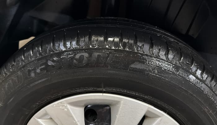 2017 Maruti Dzire VXI, Petrol, Manual, 31,746 km, Right Rear Tyre Tread