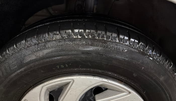 2017 Maruti Dzire VXI, Petrol, Manual, 31,746 km, Left Front Tyre Tread