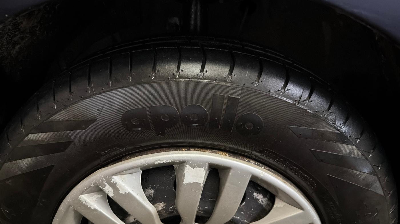 2020 Maruti Swift LXI, Petrol, Manual, 50,700 km, Left Front Tyre Tread