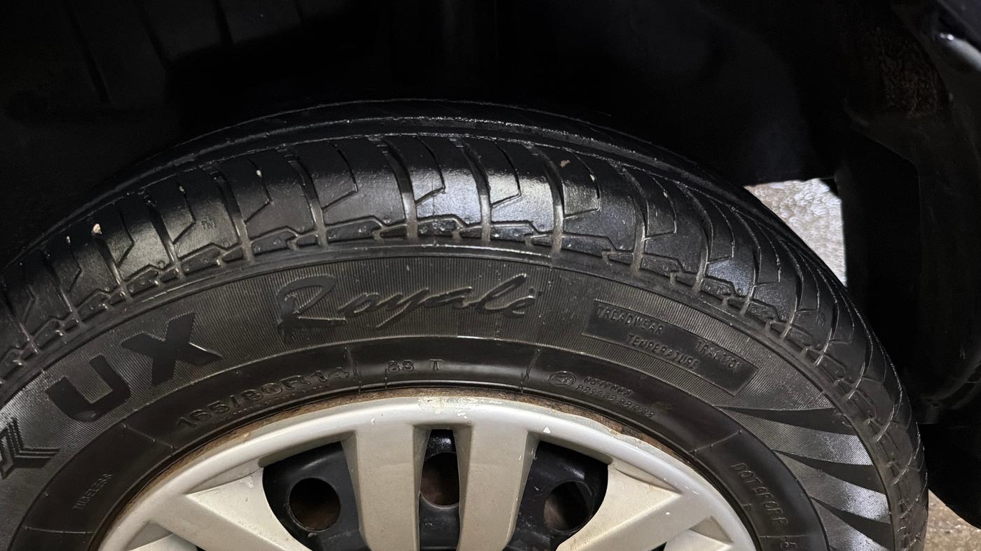 2020 Maruti Swift LXI, Petrol, Manual, 50,700 km, Left Rear Tyre Tread