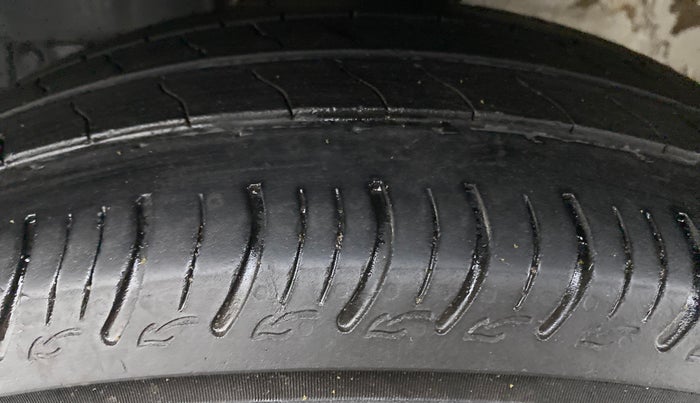 2022 Maruti New Wagon-R VXI CNG 1.0, CNG, Manual, 21,656 km, Left Front Tyre Tread