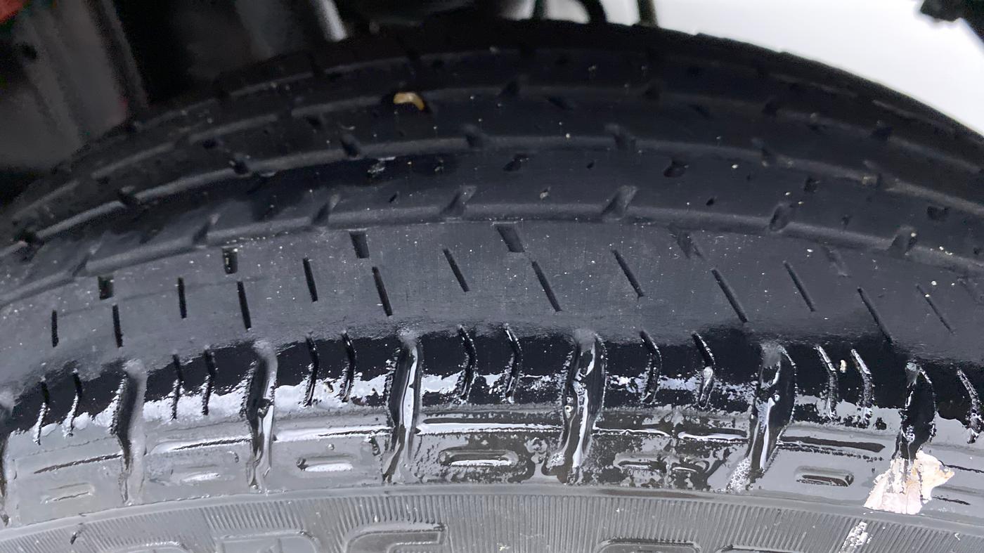 2011 Maruti Alto K10 VXI P, Petrol, Manual, 37,833 km, Left Rear Tyre Tread