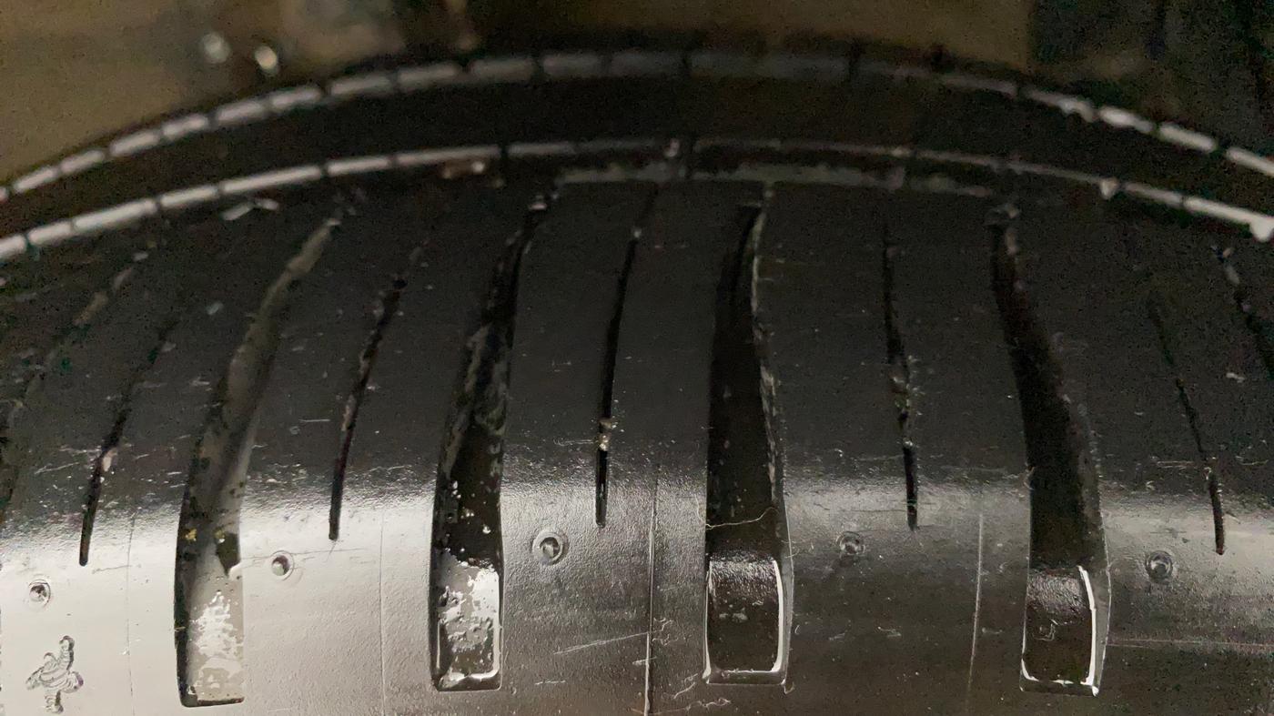2012 Maruti Swift ZDI, Diesel, Manual, 33,461 km, Right Front Tyre Tread