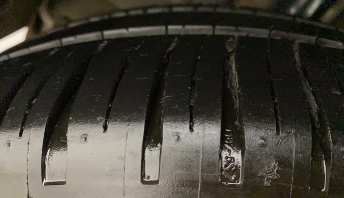 2012 Maruti Swift ZDI, Diesel, Manual, 33,461 km, Right Rear Tyre Tread
