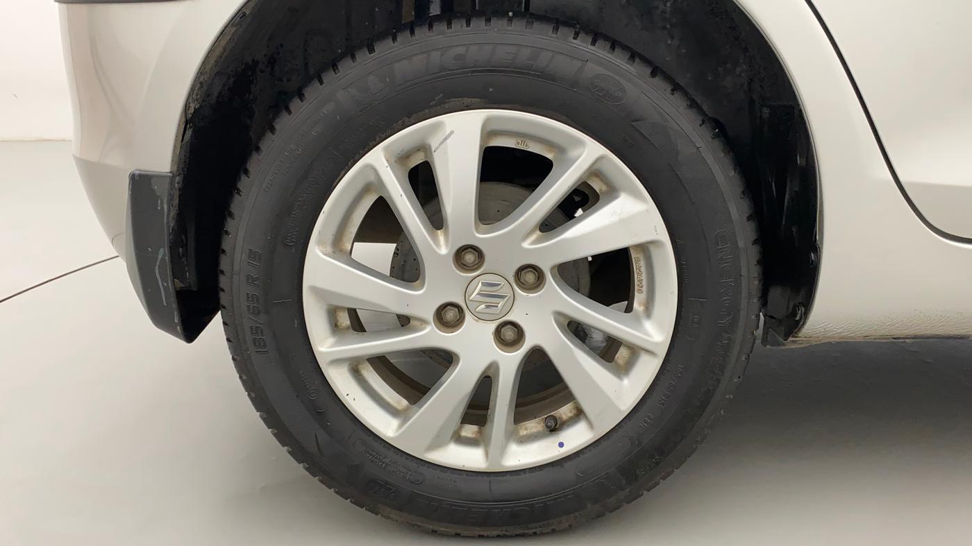 2012 Maruti Swift ZDI, Diesel, Manual, 33,461 km, Right Rear Wheel
