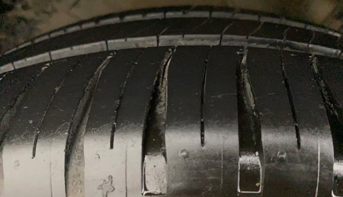 2012 Maruti Swift ZDI, Diesel, Manual, 33,461 km, Left Front Tyre Tread