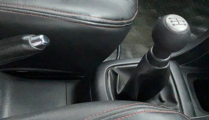 2012 Maruti Swift ZDI, Diesel, Manual, 33,461 km, Gear Lever