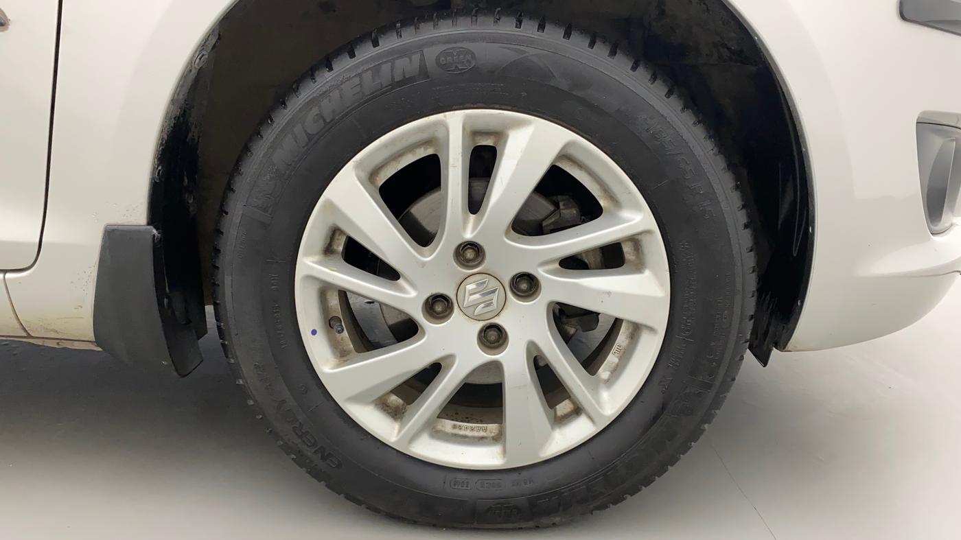 2012 Maruti Swift ZDI, Diesel, Manual, 33,461 km, Right Front Wheel