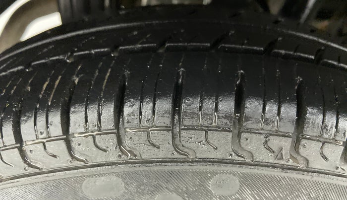2018 Maruti Alto 800 LXI, Petrol, Manual, 18,750 km, Right Rear Tyre Tread