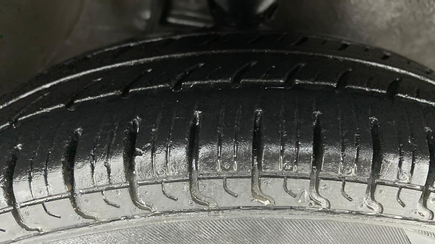 2018 Maruti Alto 800 LXI, Petrol, Manual, 18,750 km, Right Front Tyre Tread