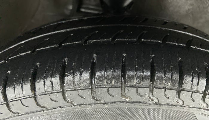 2018 Maruti Alto 800 LXI, Petrol, Manual, 18,750 km, Right Front Tyre Tread