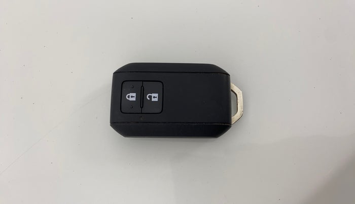 2021 Toyota Glanza G, Petrol, Manual, 33,172 km, Key Close Up