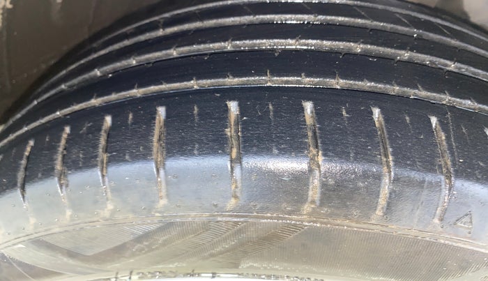 2021 Toyota Glanza G, Petrol, Manual, 33,172 km, Right Front Tyre Tread