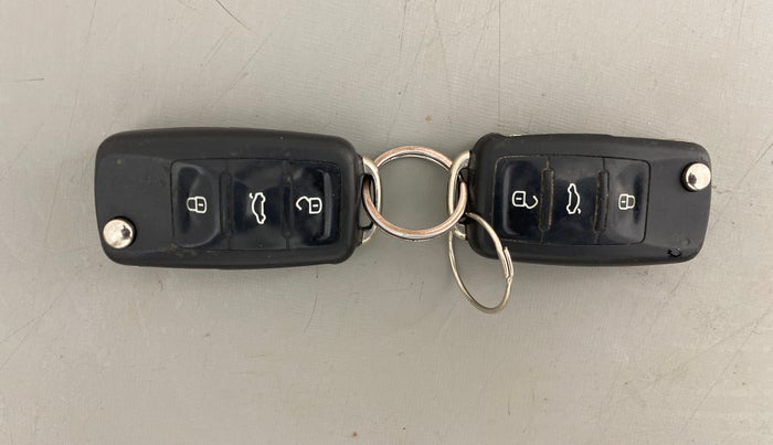 2019 Volkswagen Vento HIGHLINE PLUS 1.2 AT 16 ALLOY, Petrol, Automatic, 89,842 km, Key Close Up