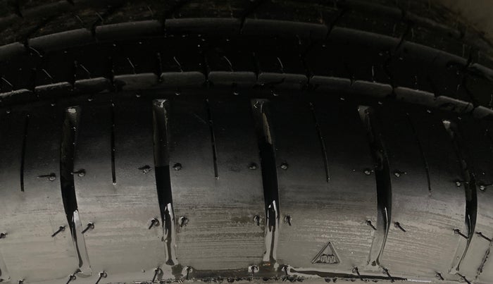 2019 Volkswagen Vento HIGHLINE PLUS 1.2 AT 16 ALLOY, Petrol, Automatic, 89,842 km, Right Rear Tyre Tread