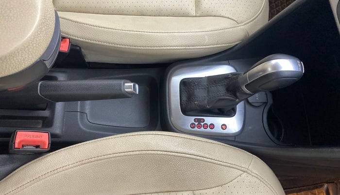 2019 Volkswagen Vento HIGHLINE PLUS 1.2 AT 16 ALLOY, Petrol, Automatic, 89,842 km, Gear Lever