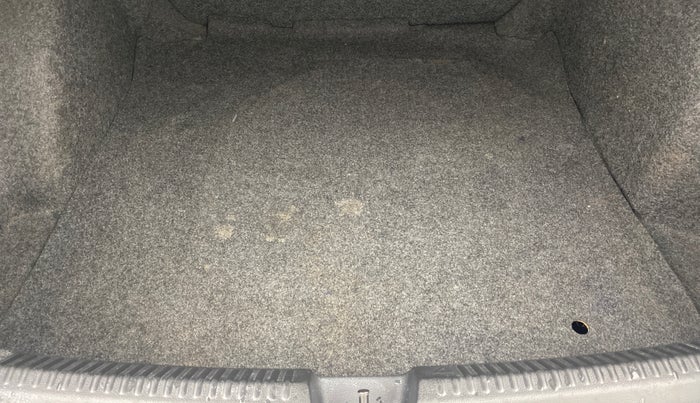 2019 Volkswagen Vento HIGHLINE PLUS 1.2 AT 16 ALLOY, Petrol, Automatic, 89,842 km, Boot Inside