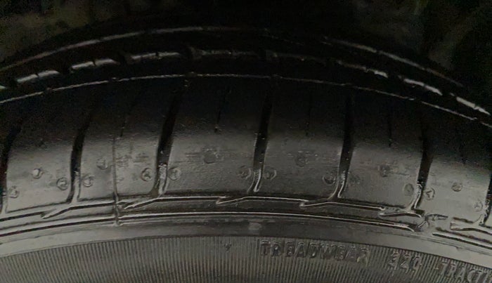 2018 Ford FREESTYLE TREND 1.2 PETROL, Petrol, Manual, 33,314 km, Right Front Tyre Tread