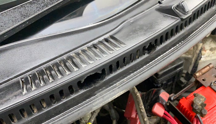 2015 Maruti Wagon R 1.0 LXI, Petrol, Manual, 26,677 km, Bonnet (hood) - Cowl vent panel has minor damage
