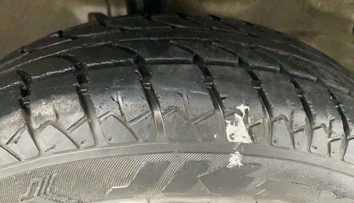 2015 Maruti Wagon R 1.0 LXI, Petrol, Manual, 26,677 km, Right Front Tyre Tread