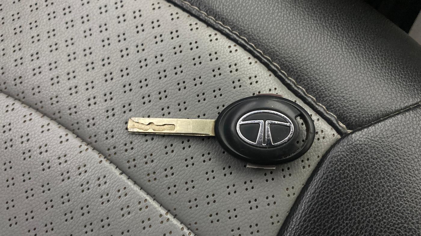 2022 Tata Tiago XZA PLUS PETROL, Petrol, Automatic, 62,477 km, Key Close Up