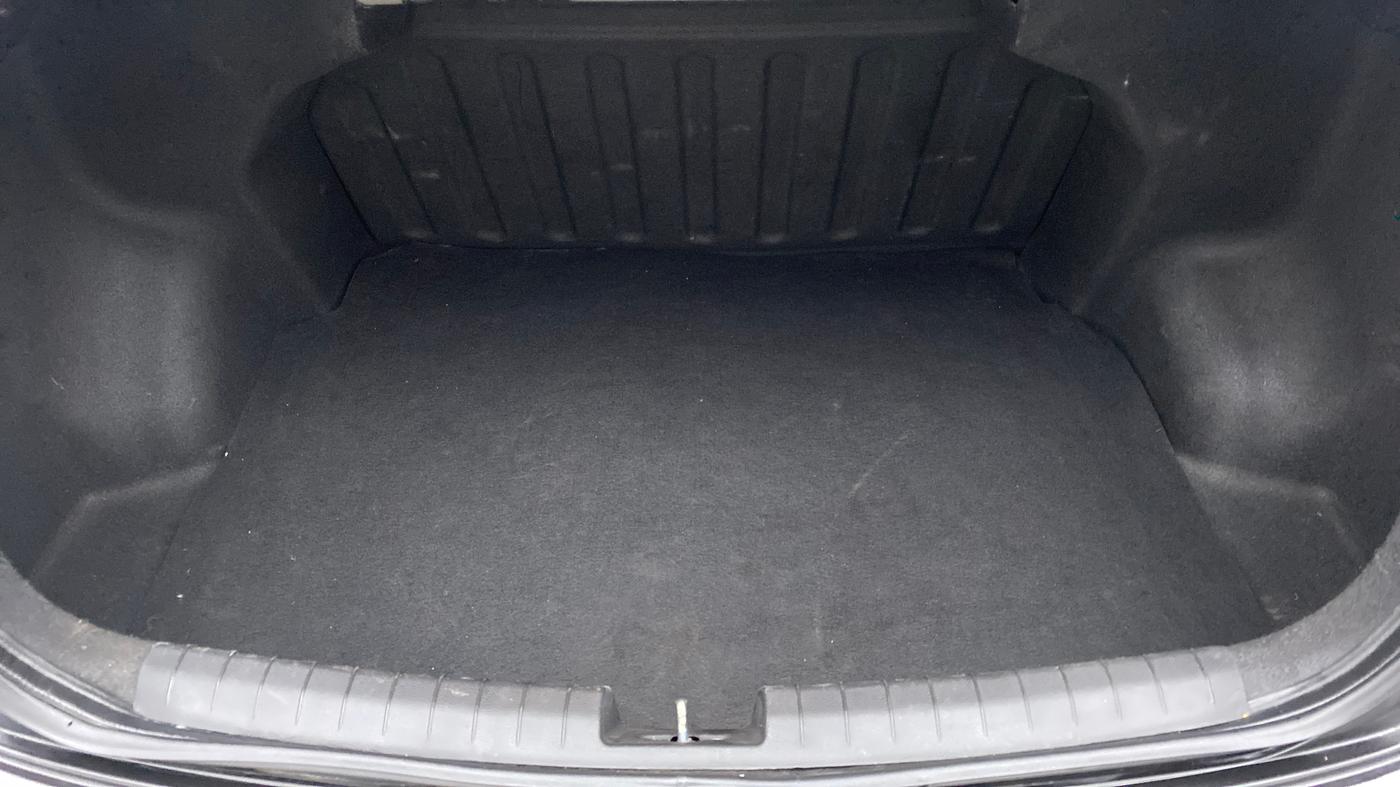 2015 Hyundai Xcent SX 1.2 (O), Petrol, Manual, 40,791 km, Boot Inside