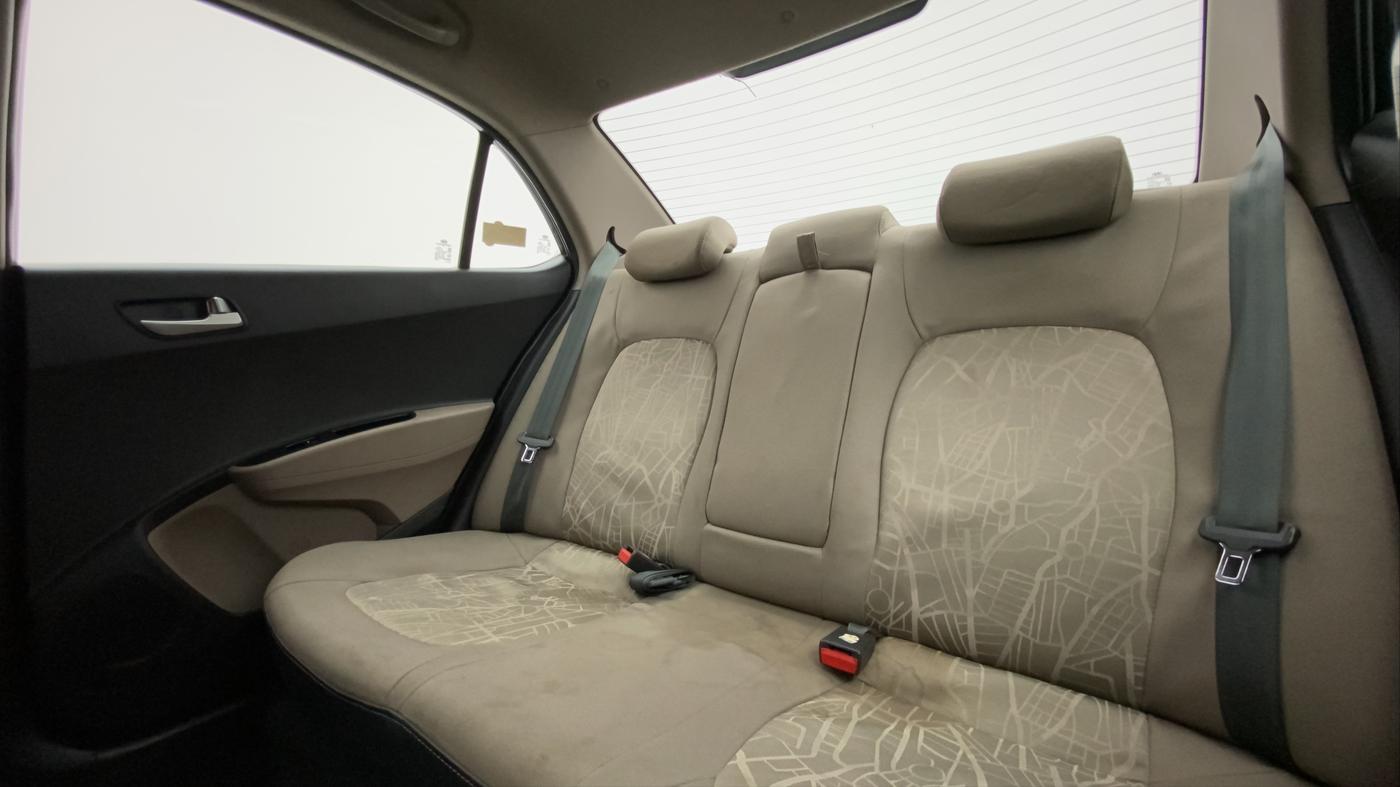 2015 Hyundai Xcent SX 1.2 (O), Petrol, Manual, 40,791 km, Right Side Rear Door Cabin