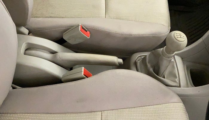 2015 Maruti Swift Dzire LXI (O), Petrol, Manual, 68,627 km, Gear Lever