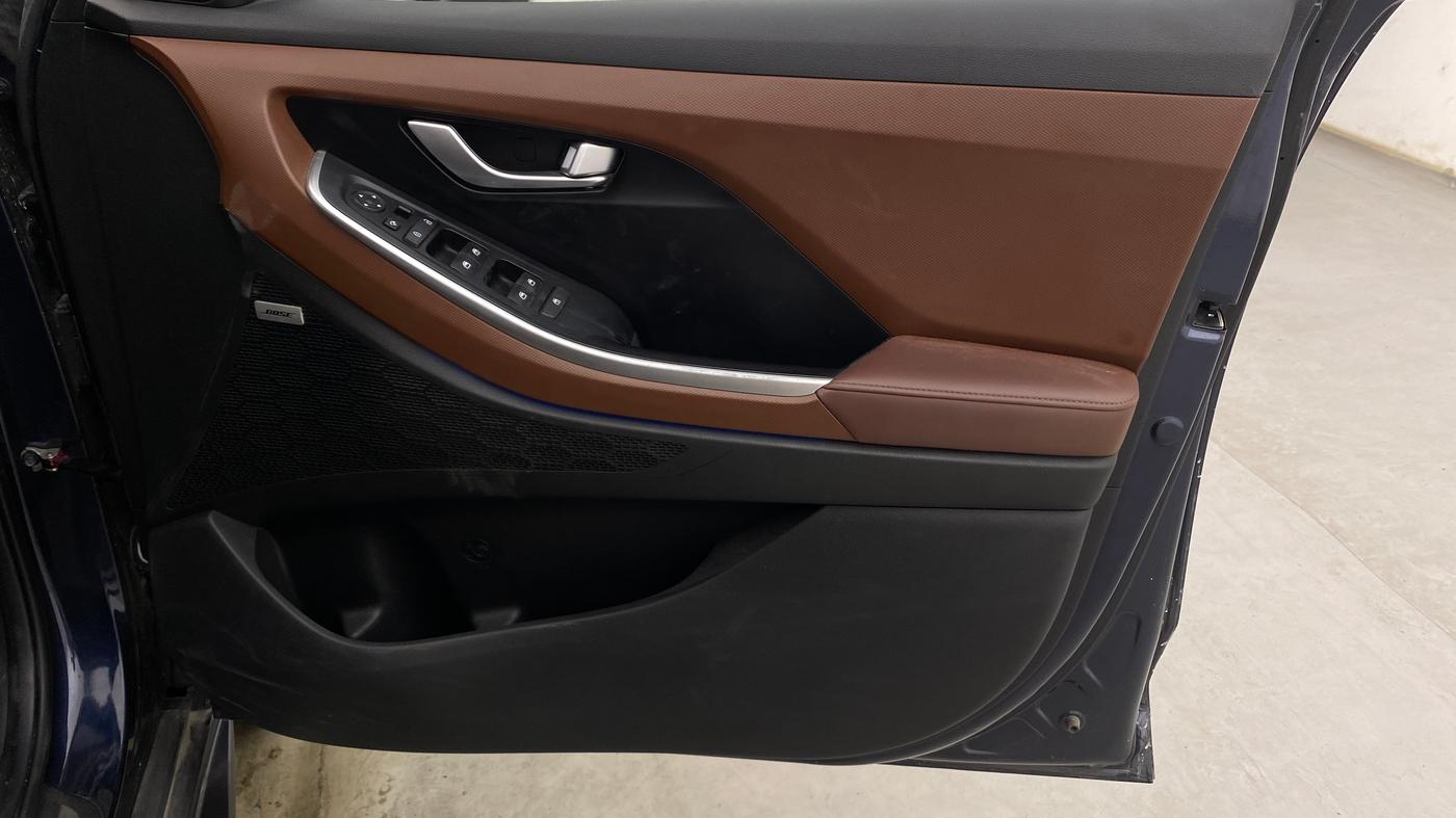 2022 Hyundai ALCAZAR 2.0 SIGNATURE (O) AT 6STR, Petrol, Automatic, 76,386 km, Driver Side Door Panels Control