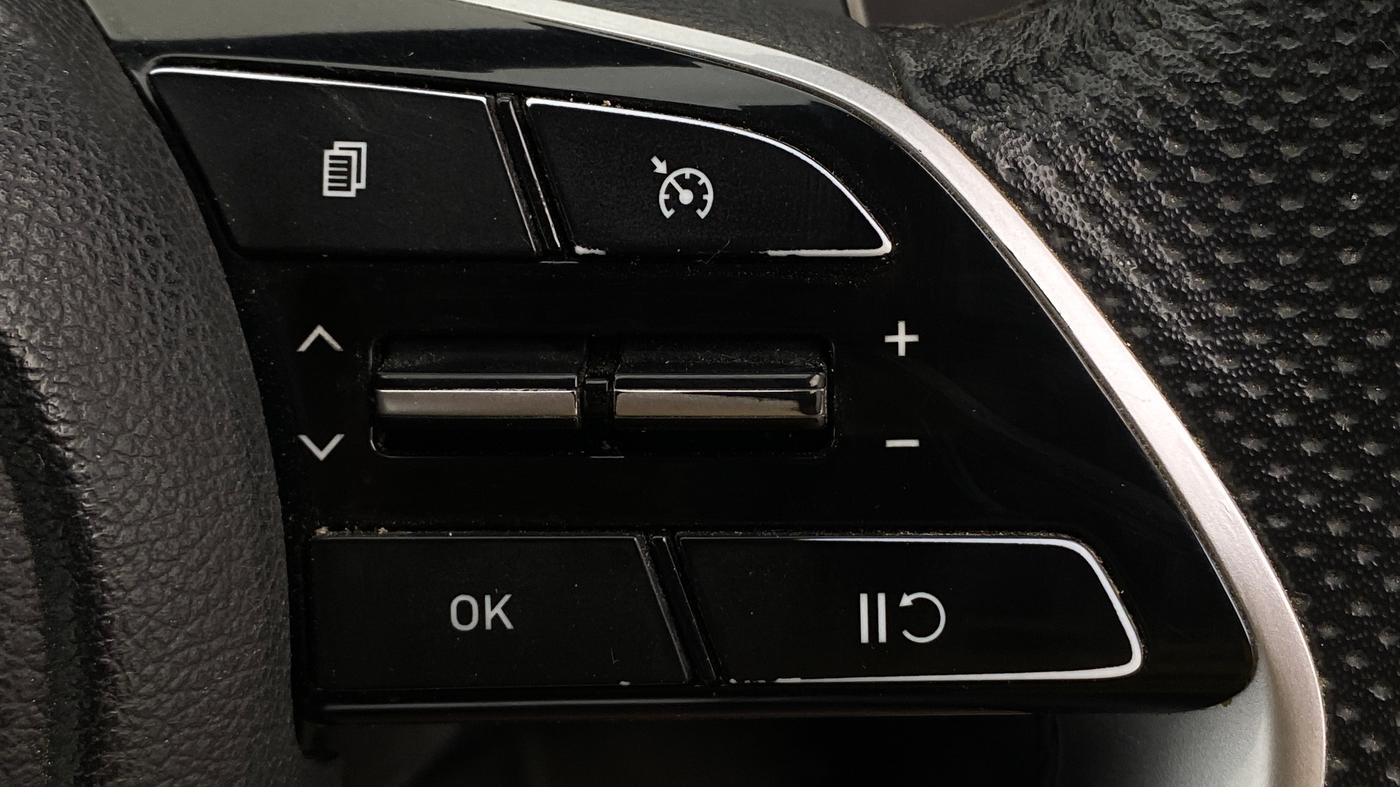 2022 Hyundai ALCAZAR 2.0 SIGNATURE (O) AT 6STR, Petrol, Automatic, 76,386 km, Adaptive Cruise Control