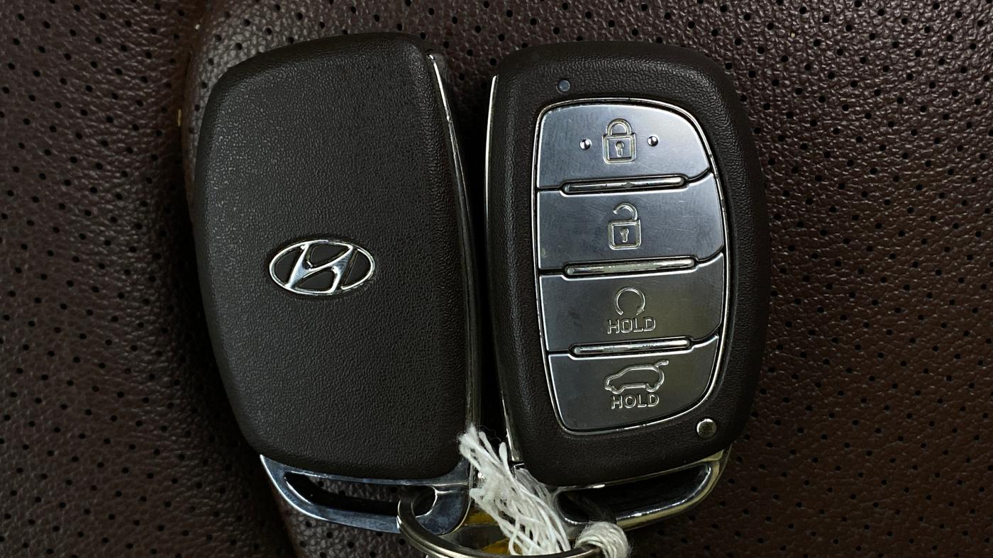 2022 Hyundai ALCAZAR 2.0 SIGNATURE (O) AT 6STR, Petrol, Automatic, 76,386 km, Key Close Up