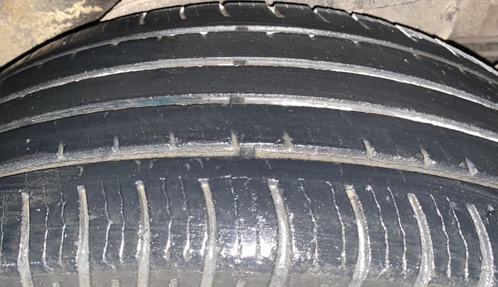 2017 Mahindra XUV500 G AT, Petrol, Automatic, 33,108 km, Left Rear Tyre Tread
