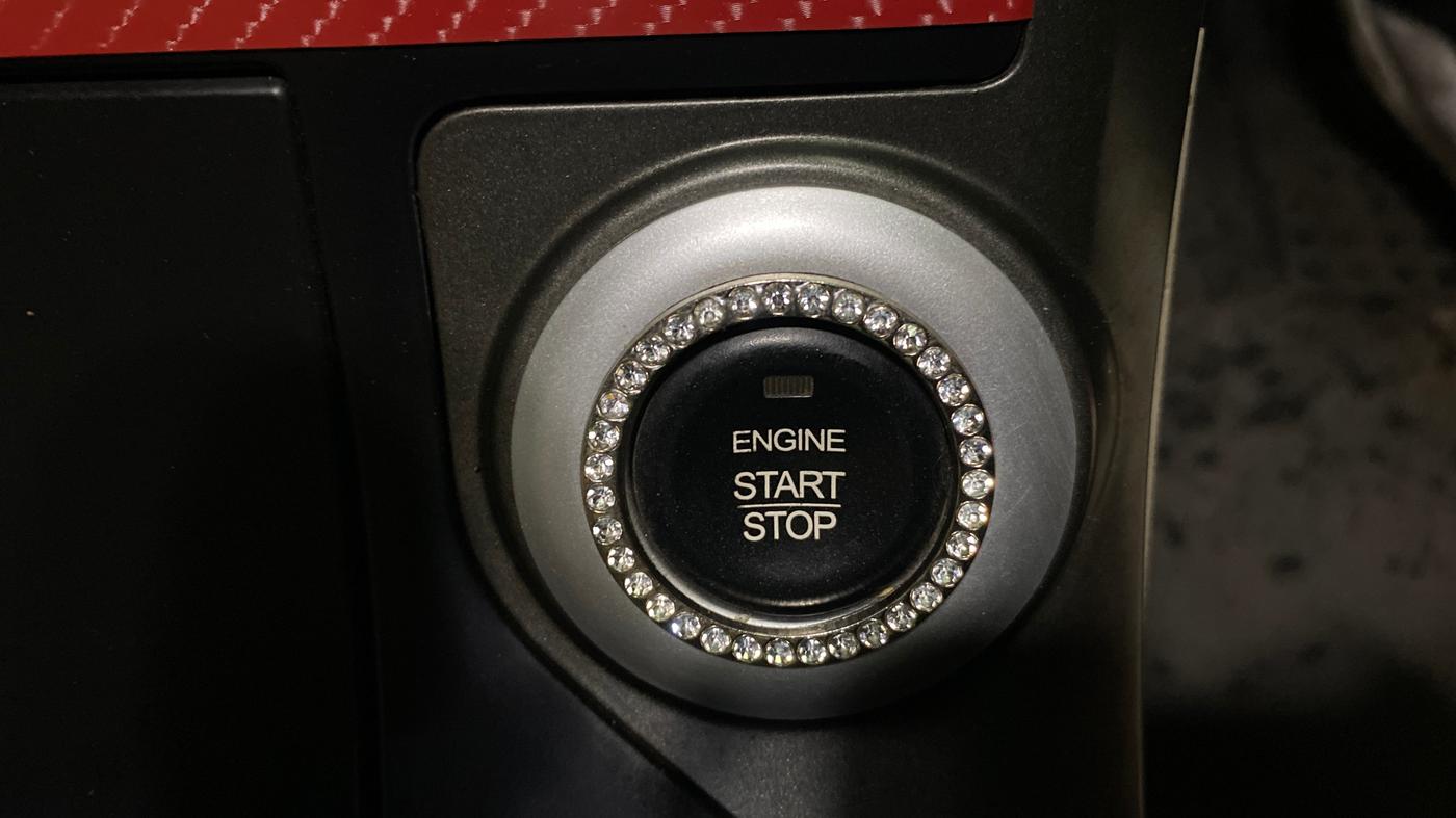 2017 Mahindra XUV500 G AT, Petrol, Automatic, 33,128 km, Keyless Start/ Stop Button