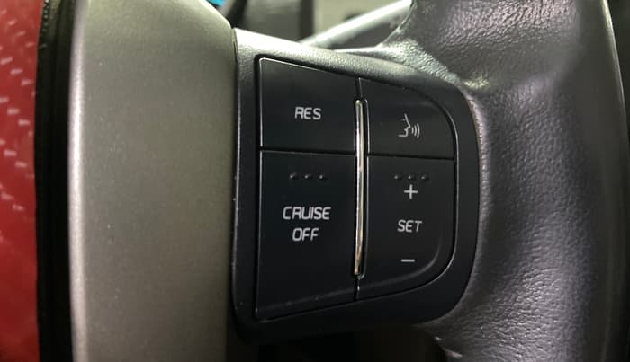 2017 Mahindra XUV500 G AT, Petrol, Automatic, 33,108 km, Adaptive Cruise Control