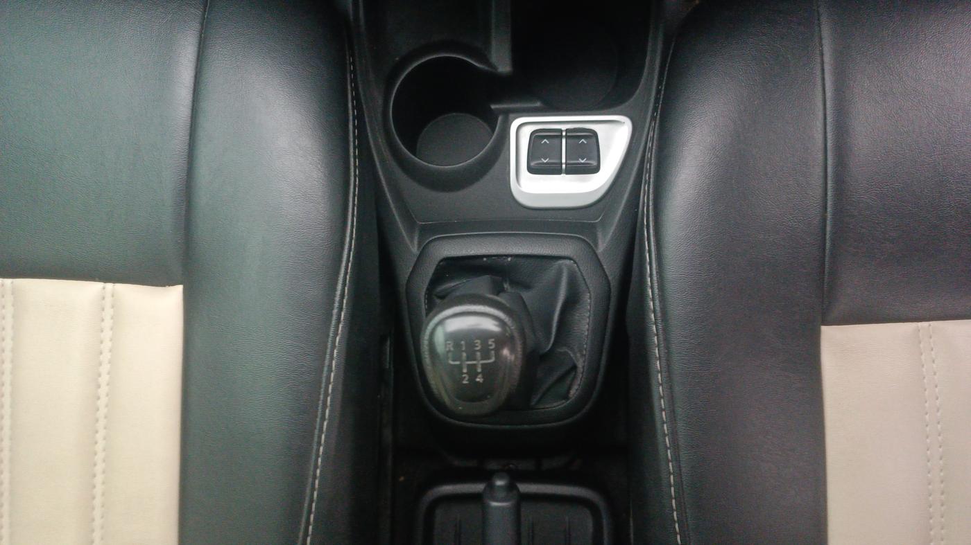 2017 Datsun Redi Go S 1.0, Petrol, Manual, 17,265 km, Gear Lever