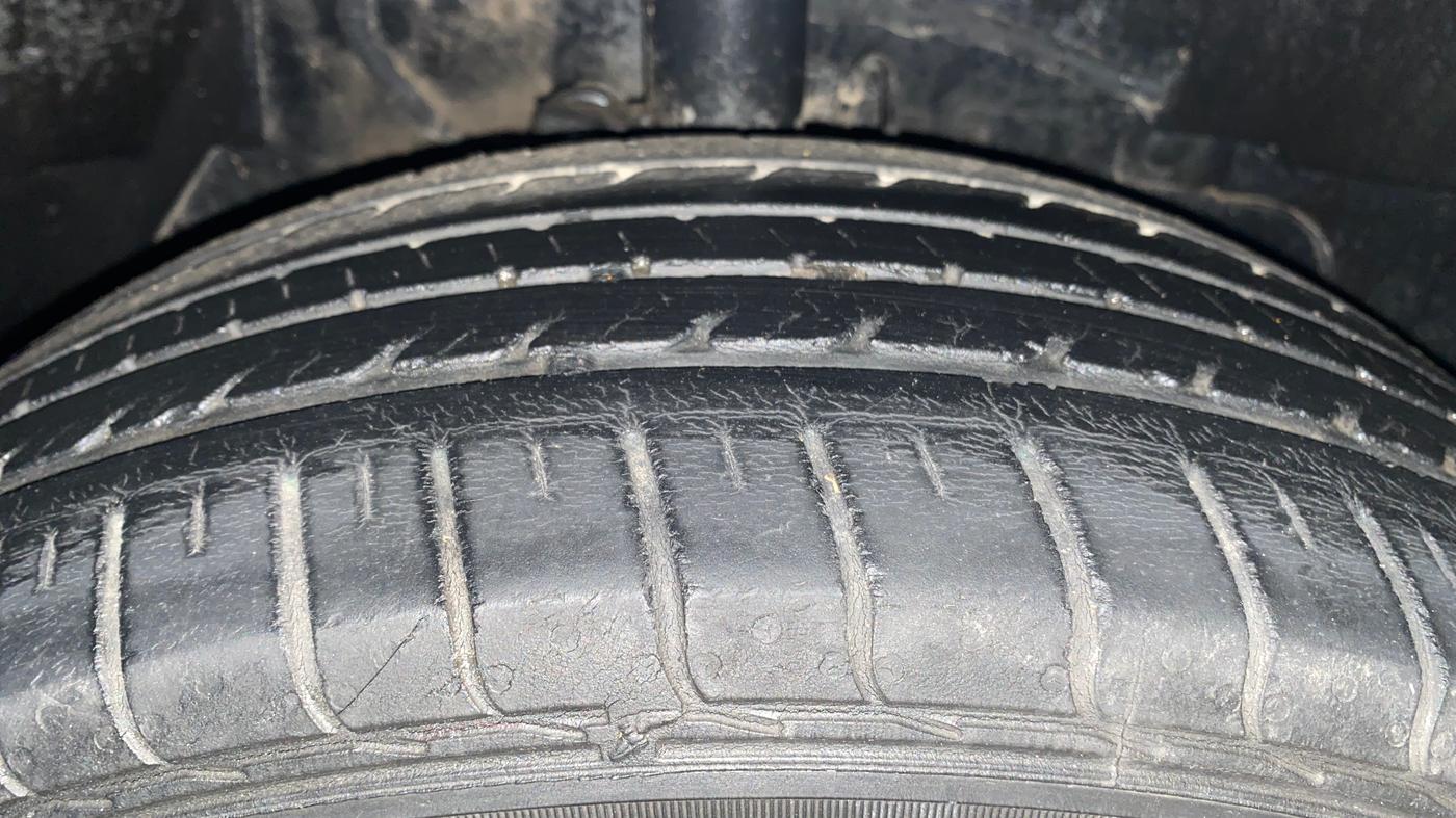 2019 Tata NEXON XM PETROL, Petrol, Manual, 49,286 km, Right Front Tyre Tread