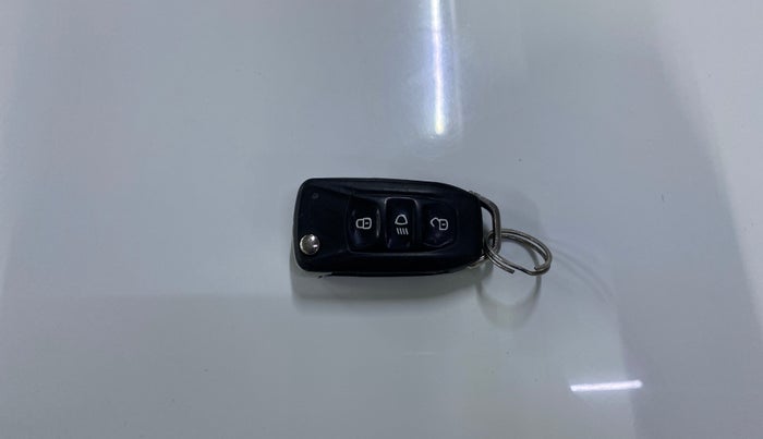 2019 Tata NEXON XM PETROL, Petrol, Manual, 49,286 km, Key Close Up