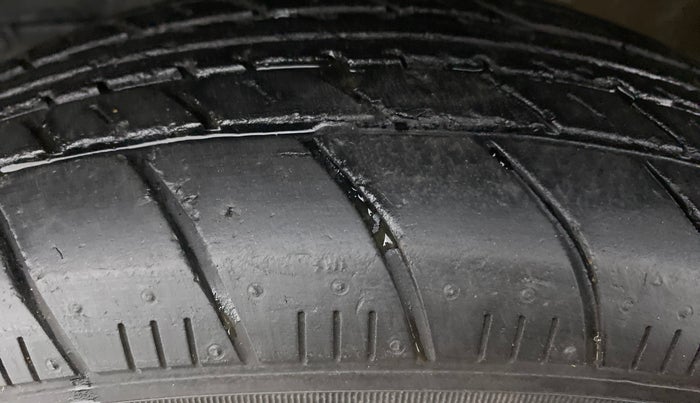 2019 Maruti New Wagon-R LXI CNG 1.0 L, CNG, Manual, 34,587 km, Left Front Tyre Tread