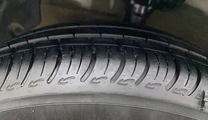 2019 Hyundai NEW SANTRO SPORTZ CNG, CNG, Manual, 1,19,947 km, Left Front Tyre Tread