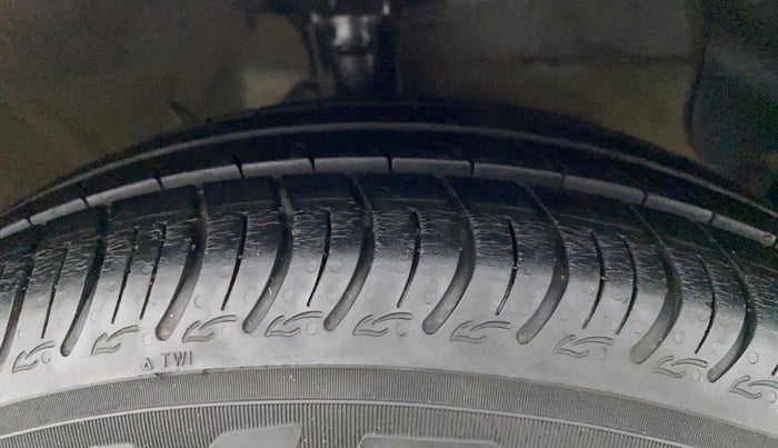 2019 Hyundai NEW SANTRO SPORTZ CNG, CNG, Manual, 1,19,947 km, Right Front Tyre Tread
