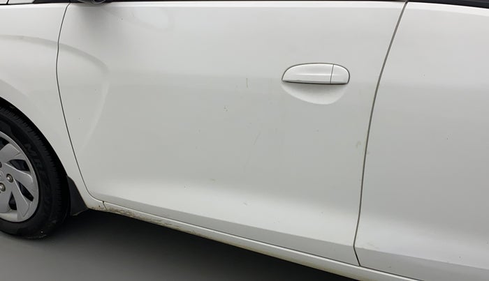 2019 Hyundai NEW SANTRO SPORTZ CNG, CNG, Manual, 1,19,947 km, Front passenger door - Slightly dented