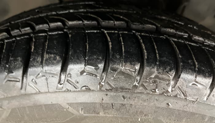 2018 Tata TIGOR XZA PETROL, Petrol, Automatic, 52,982 km, Right Front Tyre Tread