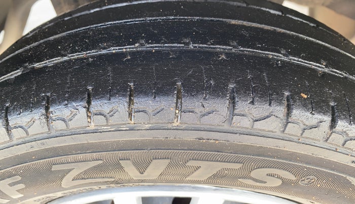 2016 Maruti Alto 800 LXI, Petrol, Manual, 72,981 km, Right Rear Tyre Tread